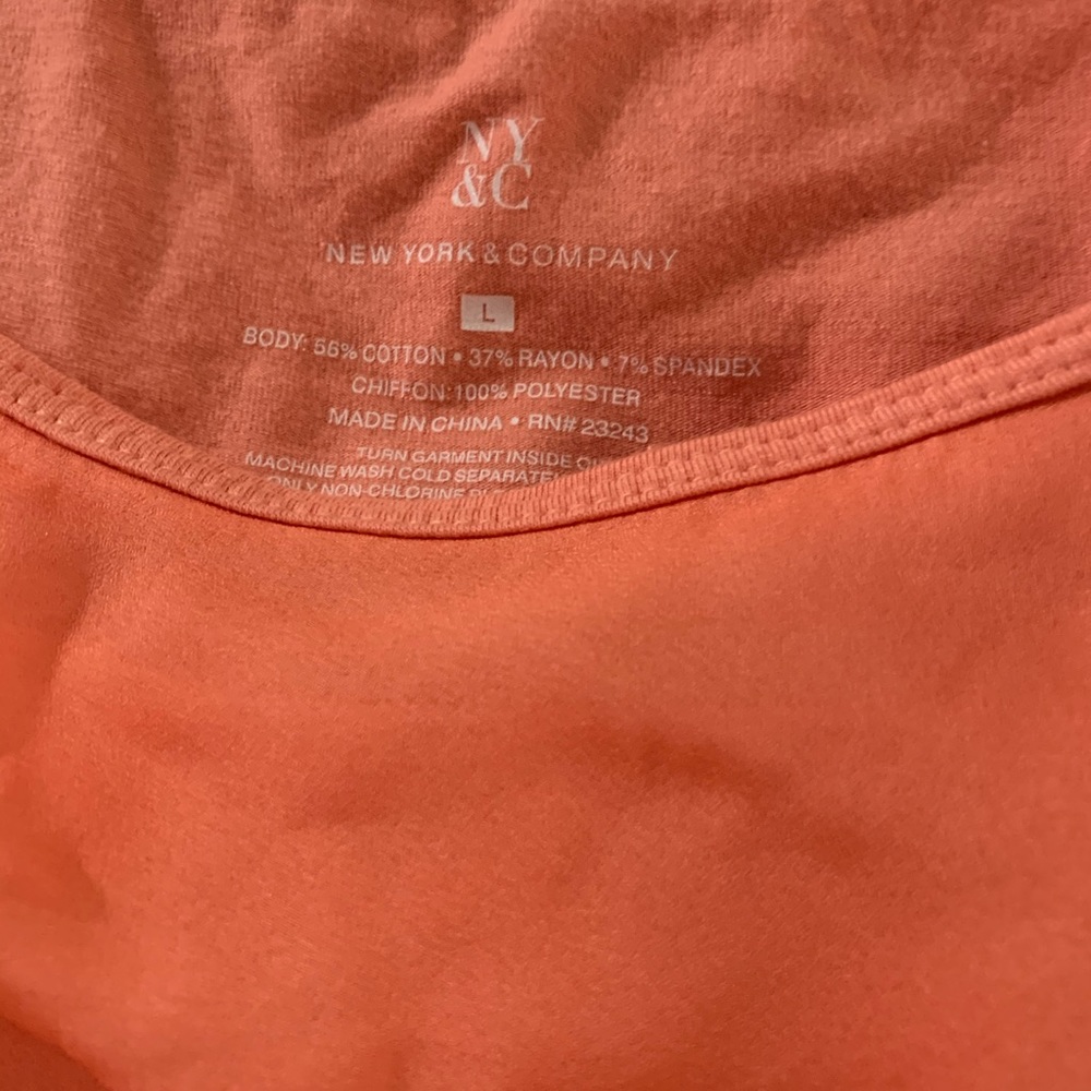 Woman’s NY&C pretty orange sleeveless top - Picture 3 of 4